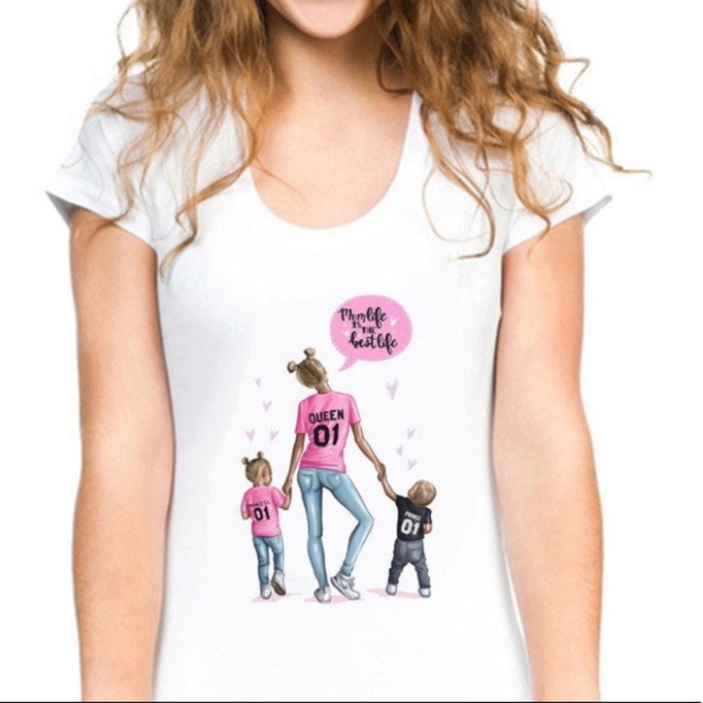 “Mommy’s life” white tshirt